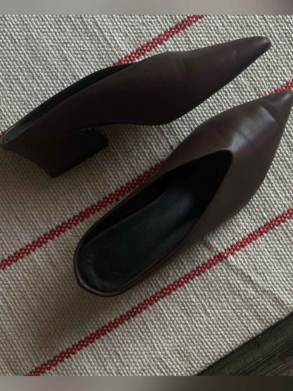 Women's Pointed Slip-On Flats in Dark Brown Leather-Look